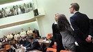Angeklagte Zschäpe mit Verteidigern im Gerichtssaal | Bild: dpa-Bildfunk