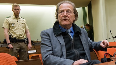 Einer der Zschäpe-Gutachter, Joachim Bauer, im Gerichtssaal | Bild: picture alliance / Peter Kneffel/dpa