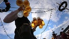 Eine Million Maß Bier am ersten Wochenende | Bild: picture-alliance/dpa