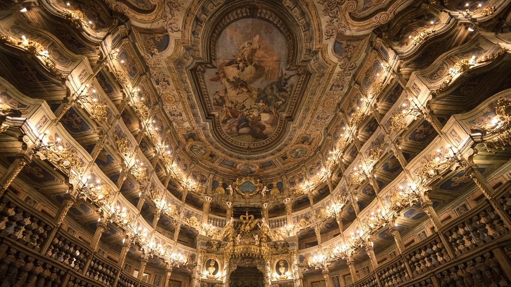Der sanierte Zuschauerraum des Markgräflichen Opernhauses in Bayreuth. | Bild: picture-alliance/dpa