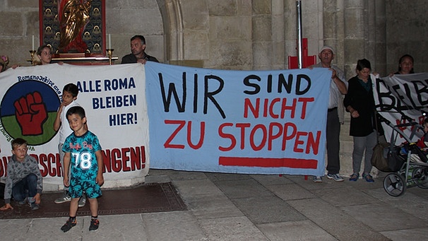 Roma Protest im Regensburger Dom | Bild: BR/Andreas Wenleder