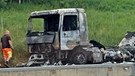 Lastwagen brennt aus | Bild: News5