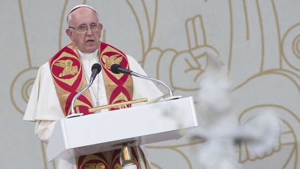 Papst in Armenein | Bild: picture-alliance/dpa Osservatore Romano / Eidon