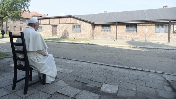 Pope Francis visits former Nazi German concentration and extermination camp Auschwitz-Birkenau in Oswiecim | Bild: Reuters (RNSP)