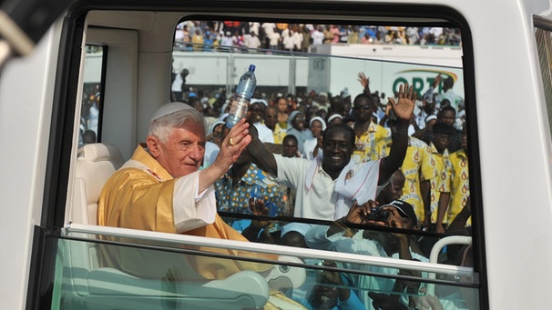 Benedikt XVI. am 20. November 2011 in Benin | Bild: picture-alliance/dpa