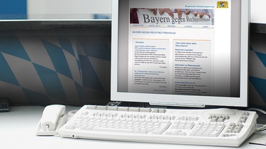 Rechner im bayerischen Büro mit der offenen Internetseite"Bayern gegen Rechtsextremismus" | Bild: MEV; Montage: BR