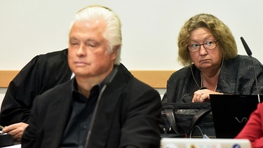 Bernd und Gabriele Schottdorf vor dem Augsburger Landgericht | Bild: picture-alliance/dpa/Stefan Puchner
