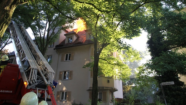 Dachstuhlbrand in Augsburg | Bild: Feuerwehr Augsburg
