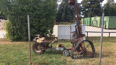 Odo Rumpfs "Vehicle" in Schwabmünchen  - umstrittenes Kunstwerk aus Schrott | Bild: BR / Tom Pösl