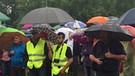 Rund 200 Natürschützer demonstrieren gegen geplante Illerkraftwerke | Bild: Joseph Weidl / BR