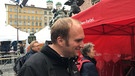 Sebastian Roloff auf einer Kundgebung von Martin Schulz auf dem Münchner Marienplatz am 14.09. | Bild: BR/Eva Lell