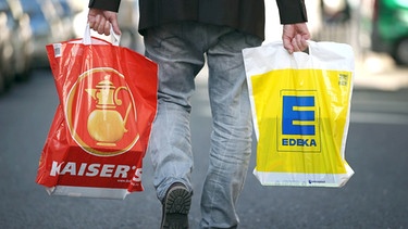 Tüten von Tengelmann und Edeka: Wirtschaftsministerium berät über Fusion | Bild: picture-alliance/dpa