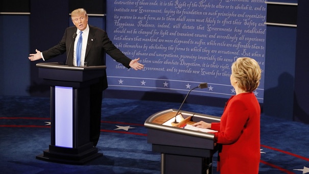 Trump und Clinton beim ersten TV-Duell | Bild: picture-alliance/dpa