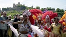 Umzug in Würzburg anlässlich des "Africa Festivals" (Aufnahme aus dem Jahr 2000) | Bild: picture-alliance/dpa