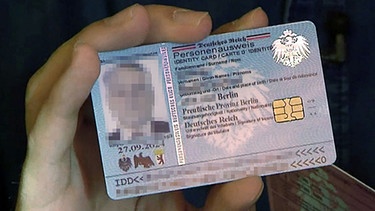 Selbsterstellter Ausweis eines sogenannten "Reichsbürgers" | Bild: BR