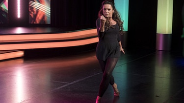 Christine Neubauer tanzt | Bild: BR / Ralf Wilschewski