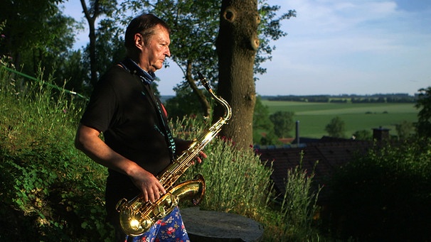 Hans-Jürgen Buchner, Haindling mit Saxophon | Bild: BR / Kick Film