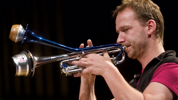 Marco Blaauw beim Trompeten-Solo | Bild: BR / Klaus Rudolph  Ensemble Musikfabrik