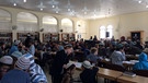 Als erstes Kamerateam durften die ARD-Kollegen in der Synagoge von Yizhar im Westjordanland drehen. | Bild: BR / Liora Ben-Haim