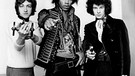 April 1967: Guitarist and singer, Jimi Hendrix (1942-70) with Mitch Mitchell (l, drums) and Noel Redding (r, bass). The Jimi Hendrix Experience. Ref: B196_095082_3616. Foto: STARSTOCK/Photoshot +++(c) dpa - Report+++ | Bild: dpa/picture-alliance