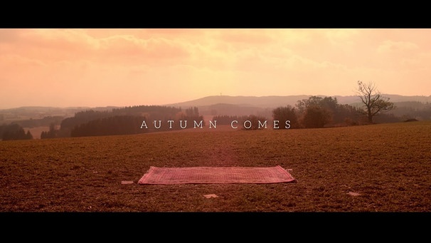Mary Lou - Autumn Comes (Official Video) | Bild: Bougalou (via YouTube)