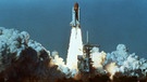 Start des Space Shuttles Challenger, das 73 Sekunden danach explodierte. | Bild: picture-alliance/dpa