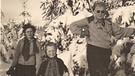 Familie Sander beim Skifahren | Bild: Bernhard Sander
