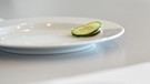 Nicht vor dem leeren Teller sitzen | Bild: picture-alliance/dpa