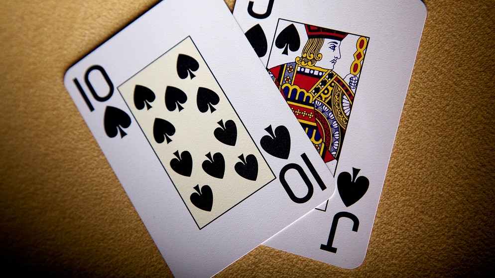 Karten spielen | Bild: picture-alliance/dpa
