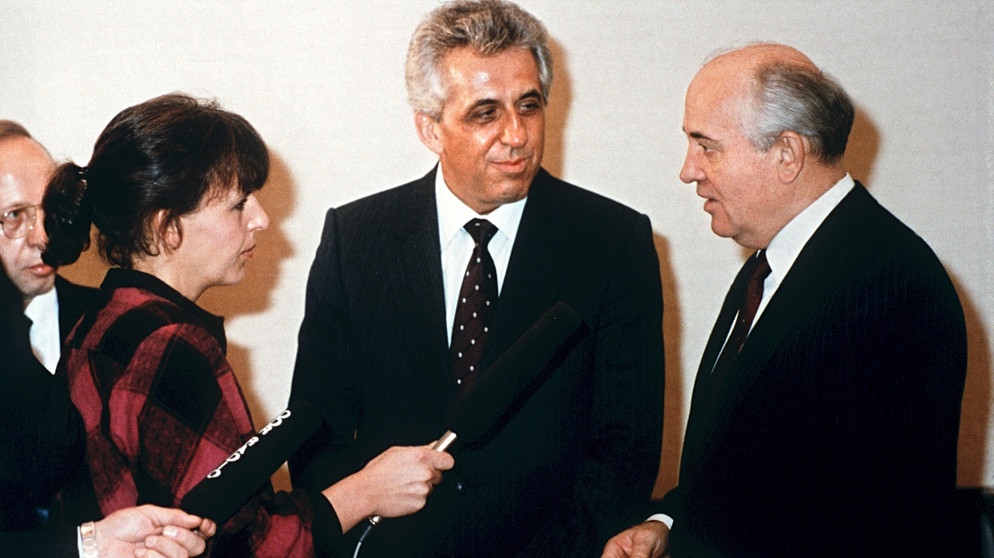 Egon Krenz trifft in Moskau mit Michail Gorbatschow zusammen | Bild: picture-alliance/dpa