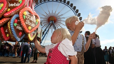 Kinder auf dem Oktoberfest 2011 | Bild: picture-alliance/dpa