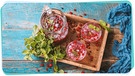 Bowle mit roten Beeren | Bild: mauritius images / Petr Goskov / Alamy / Alamy Stock Photos