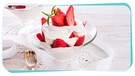 In einer Glasschale sind Erdbeeren Romanoff angerichtet | Bild: mauritius-images