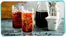 Kalter Kaffee | Bild: mauritius images / Elena Veselova / Alamy / Alamy Stock Photos / Montage: BR