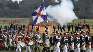 Historischer Traditionsverein stellt Napoleons Russlandfeldzug von 1812 nach, Schlacht von Borodino  | Bild: picture-alliance/dpa