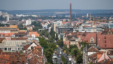 Blick auf die Fürther Straße in Nürnberg, Richtung Fürth | Bild: picture-alliance/dpa