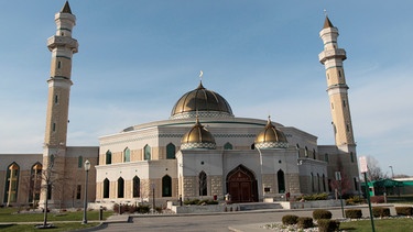 Das islamische Zentrum in Dearborn im Bundesstaat Michigan ist die größte Moschee der USA | Bild: picture alliance / dpa | Jeff Kowalsky