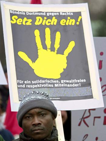Setz Dich ein! Plakat des Dortmunder Bündnis' gegen Rechts | Bild: picture-alliance/dpa
