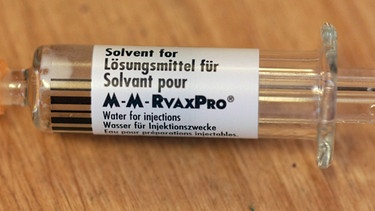 Impfstoff gegen Masern, Mumps und Röteln | Bild: picture-alliance/dpa