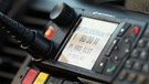 digitales Funkgerät in einem Streifenwagen | Bild: picture-alliance/dpa
