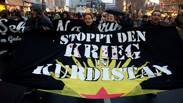 Kurden demonstrieren in Berlin | Bild: picture-alliance/dpa