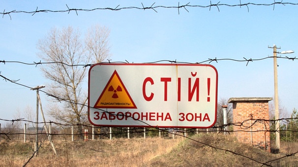 Ein Warninheis am Checkpoint "Dityatki"  | Bild: picture-alliance/dpa