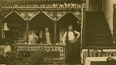 Café in Sarajevo um 1900 | Bild: picture-alliance/dpa