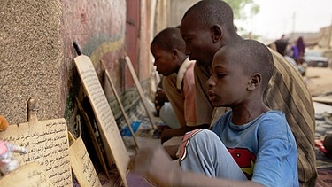Koran-Schule für Almajiri in NIgeria | Bild: picture-alliance/dpa
