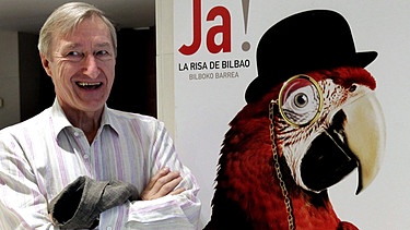 Schriftsteller Julian Barnes mit "Flaubert's Parrot", dem Roman, mit dem seine Karriere begann | Bild: picture-alliance/dpa