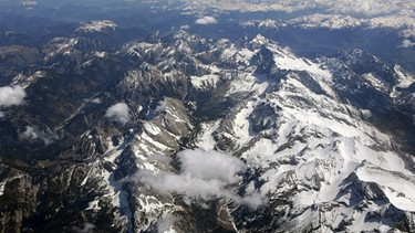 Die Alpen von oben | Bild: picture-alliance/dpa