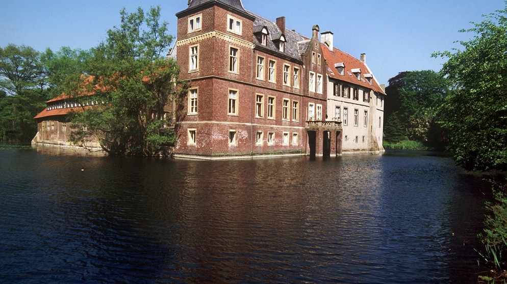 Blick auf das Schloss Hülshoff im Münsterland | Bild: picture-alliance/dpa