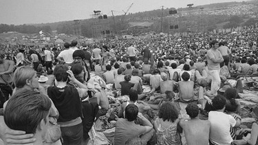 Blick in die Menschenmenge beim Woodstock Festival am 14.8.1969 | Bild: picture-alliance/dpa