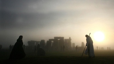 Sonnwende auf Stonehenge | Bild: picture-alliance/dpa