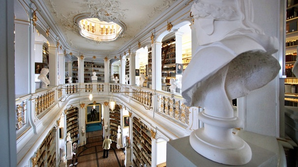 Die Anna-Amalia-Bibliothek in Weimar als Symbol des Humanismus | Bild: picture-alliance/dpa